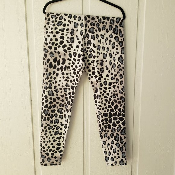 Roaman's Animal Print Capri‎ Leggings High Waist Stretch Plus Size 14/16 - Picture 3 of 4